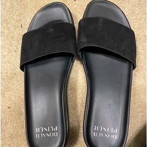 Donald Pliner slides- 9.5 only worn once!